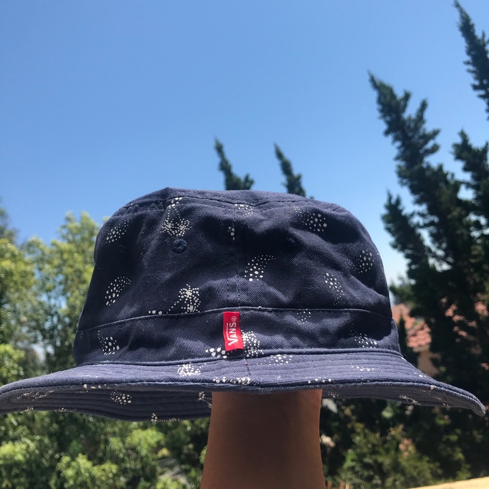 bucket hat vans